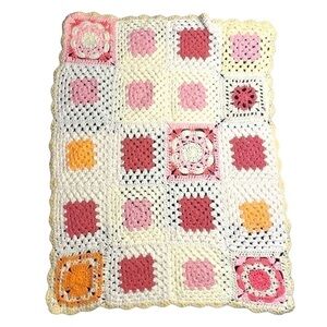 ✨VINTAGE✨Gorgeous Crocheted “Granny Square” Baby Blanket Floral Multicolor